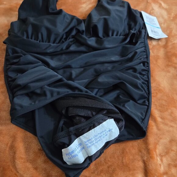Black Ruched One-Piece Swimsuit Size 16W NWT - Picture 4 of 10